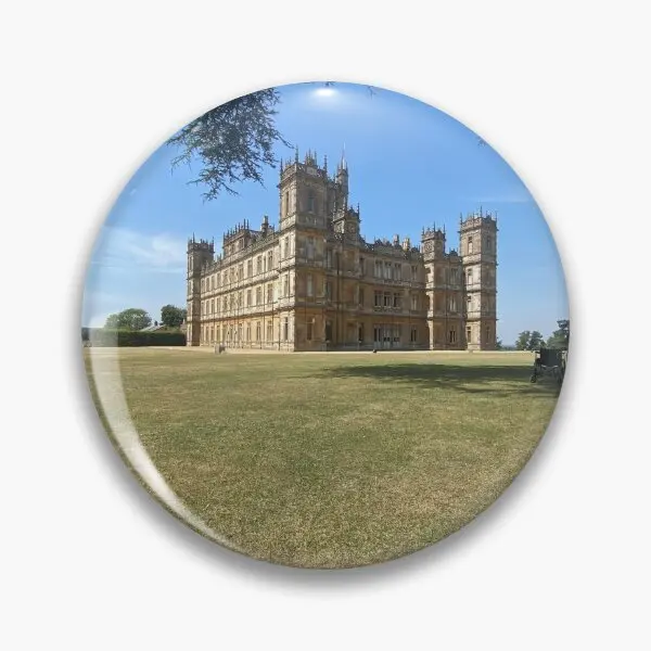 Highclere Castle Downton Abbey Castle Se دبوس زر ناعم موضة لطيف مضحك الإبداعية شارة طوق التلبيب دبوس الكرتون ديكور هدية