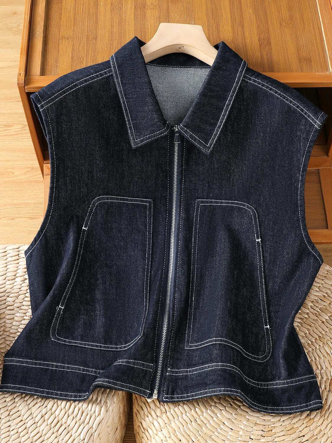 

Fashionable Denim Vest 2026 Spring Summer Zipper Collar Sleeveless Oversized Women's Jacket Commute Casual Pear Body Type