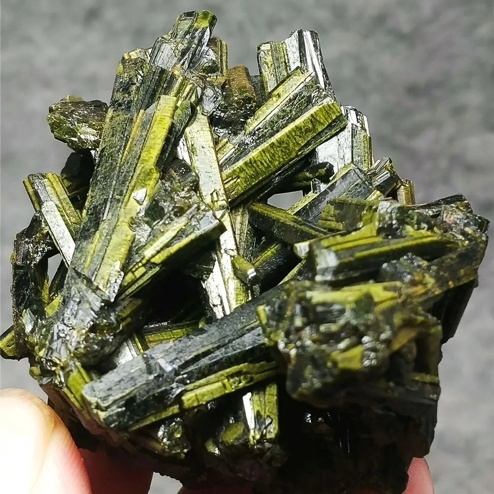 Pierre naturelle brute, spécimen minéral, pierres précieuses, tourmaline verte, pour la guérison, la décoration de salle de classe, la collecte, les cristaux Reiki, pierres rocheuses, 1 pièce
