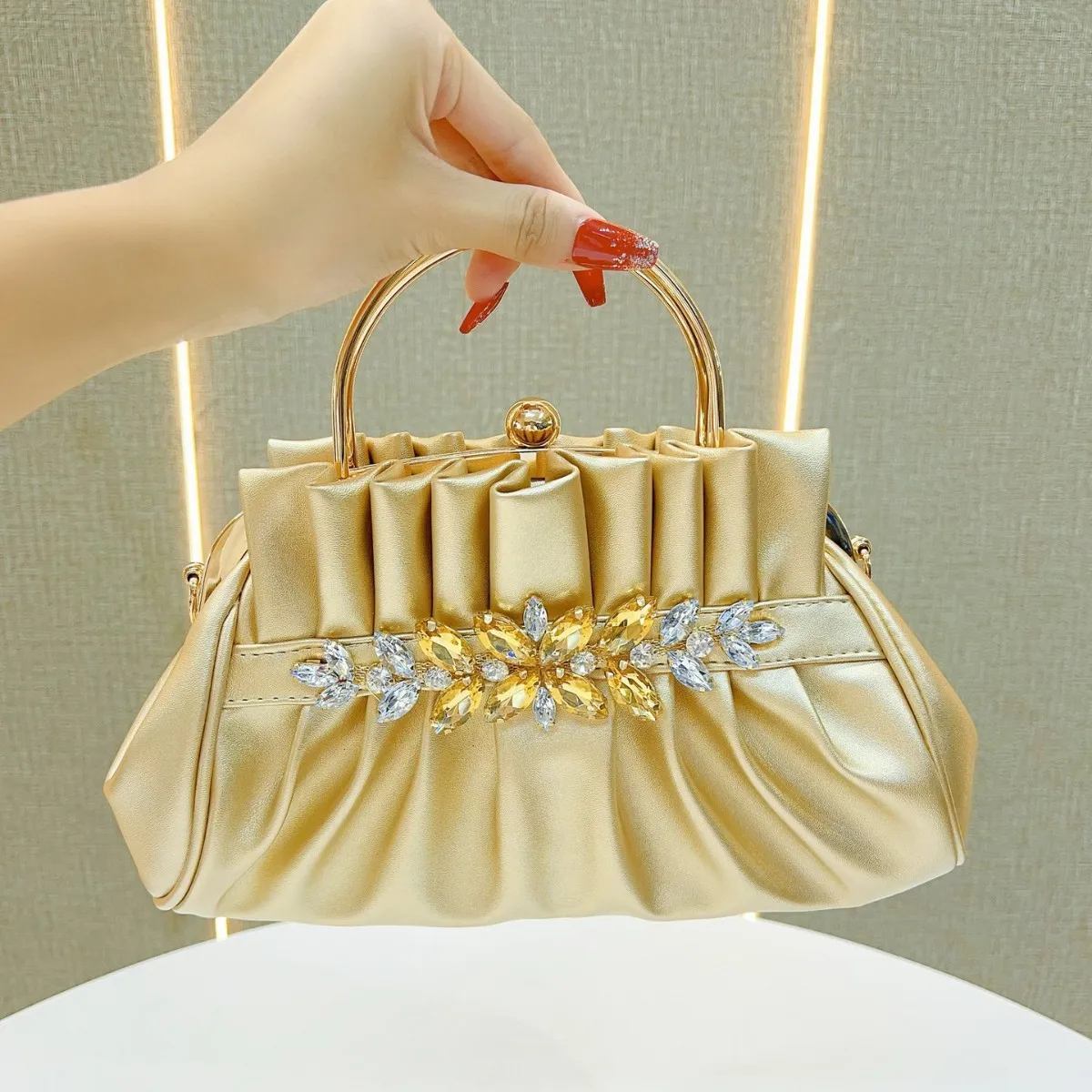 

Vintage Elegant Rhinestone Clutch Bag Wrinkled Crinkled Retro Evening Purse for Women with Detachable Chain Shoulder Strap