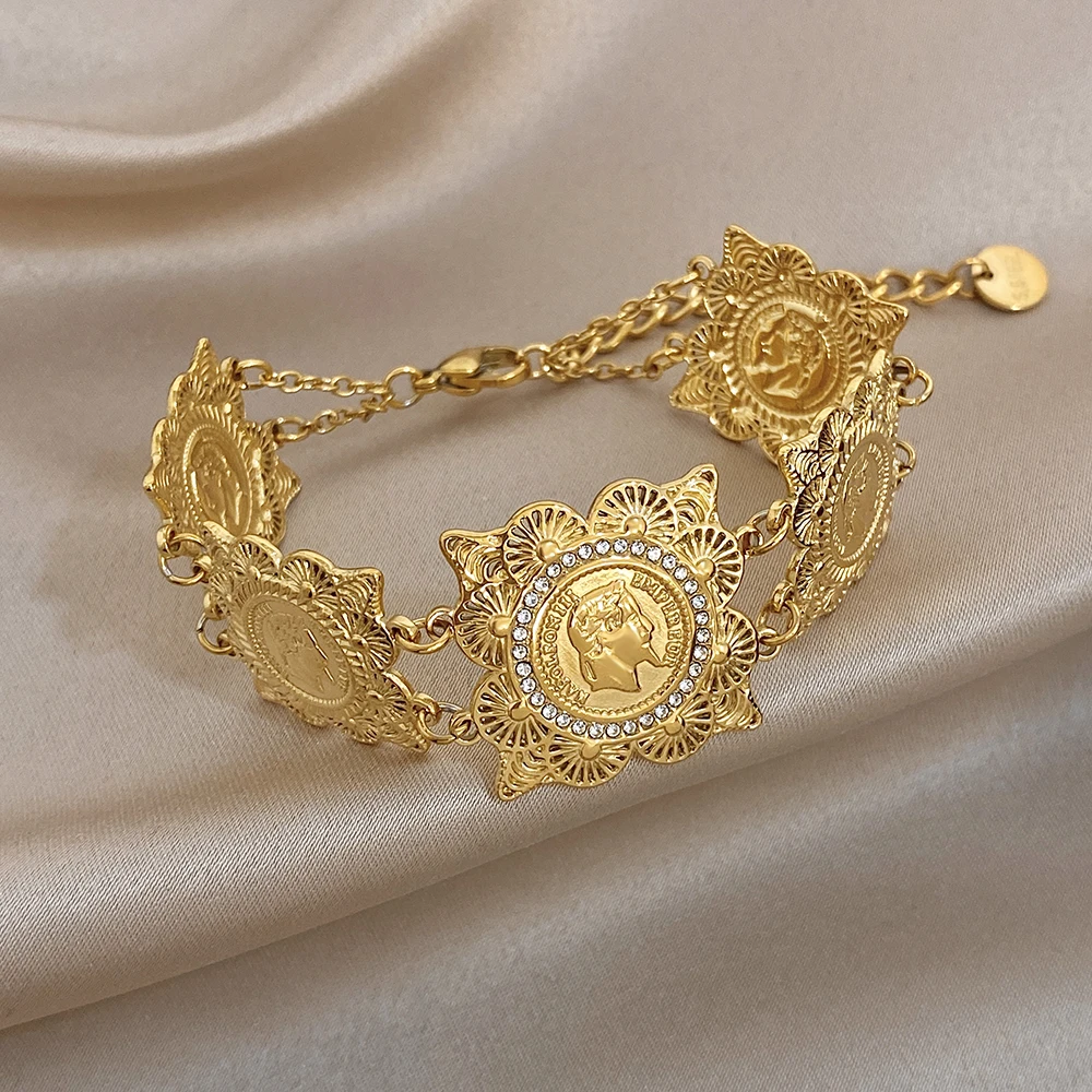 Greatera Five Rooster Card Heads Scroll Pattern Hollowed-out Golden Coin Theme Bangle Trendy Portrait Shape Men Women's Bracelet