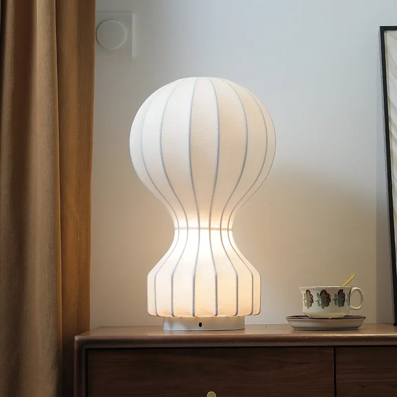 

Silk Table Lamp Designer LED Light Creative Desk Lamp Japan Bedroom Living Room Study Bedside Hotel Bar Sofa Home Decoration