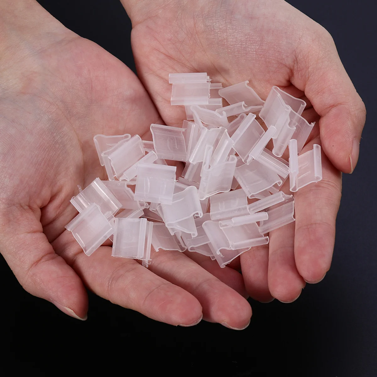 

100Pcs Balloon Clip Ties Plastic V Balloon Sealing for Wedding Birthday Christmas Party Decoration