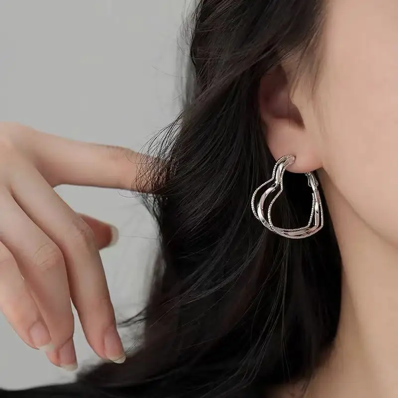 925 silver needle heart-shaped earrings, fashionable multi-layer love female earrings, suitable for all occasions to wear