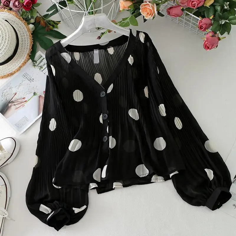 2024 Summer New Super Fairy V-neck Bubble Lantern Sleeve Chiffon Shirt Women\'s Pleated Dot Sunscreen Shirt Top Women