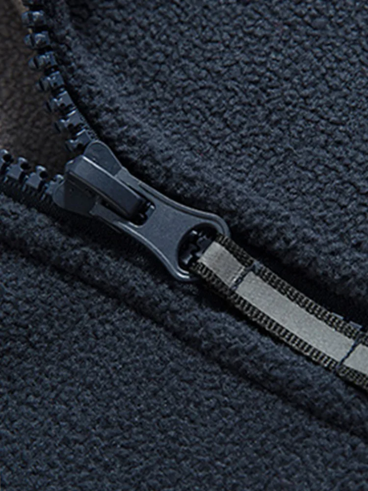 سترة بسحاب من الصوف باللون الأزرق الداكن مع علم نرويجي وتطريز "نرويج الخارجية". #6