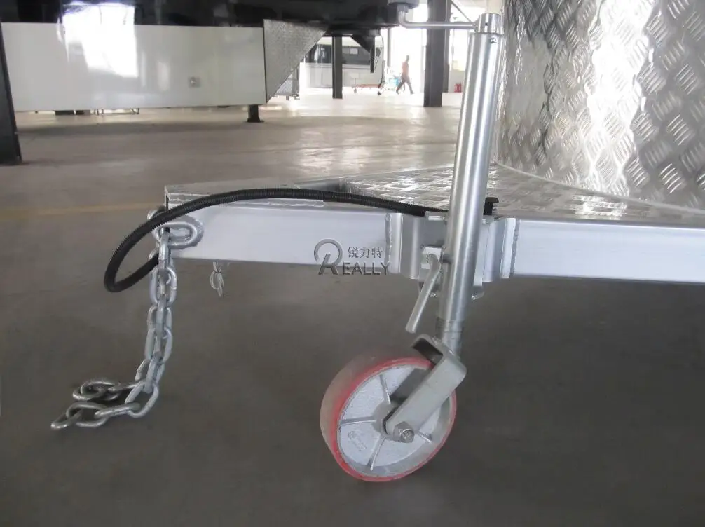 Remolque de carga angular de 3 caballos para transporte de caballos, camión de caballos de lujo en Australia