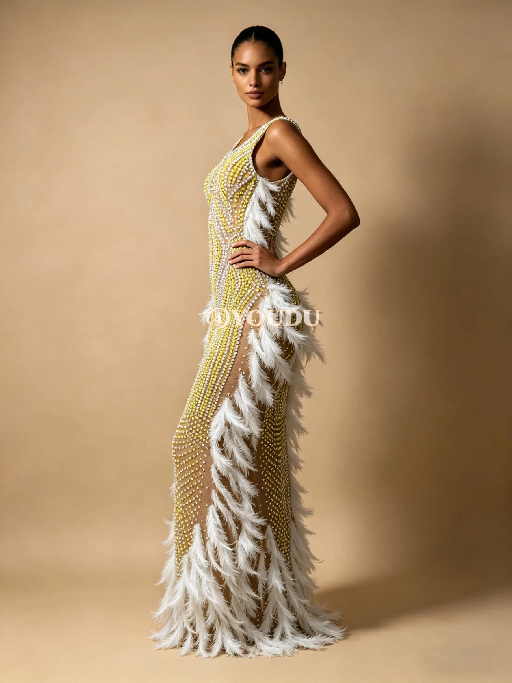 Vestido de Noche de Alta Gama con Perlas Brillantes y Plumas Hechas a Mano, Elegante para Cócteles, Pasarela, Alfombra Roja y Escenario, Zhuhai