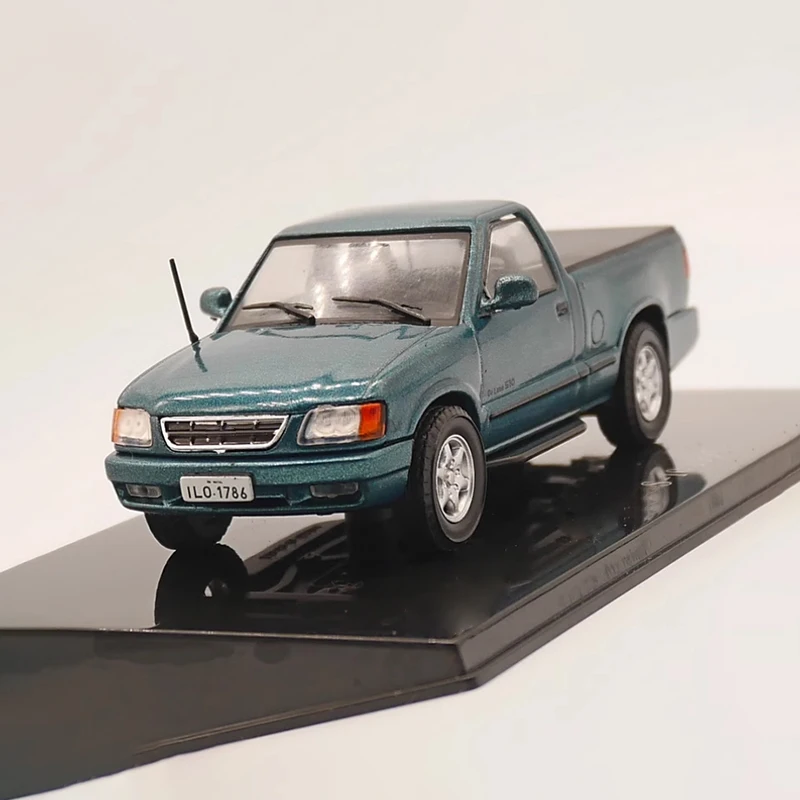 

IXO Diecast 1:43 Scale S-10 1995 Pickup Alloy Classic Car Model Finished Product Simulation Toy Static Model Ornament