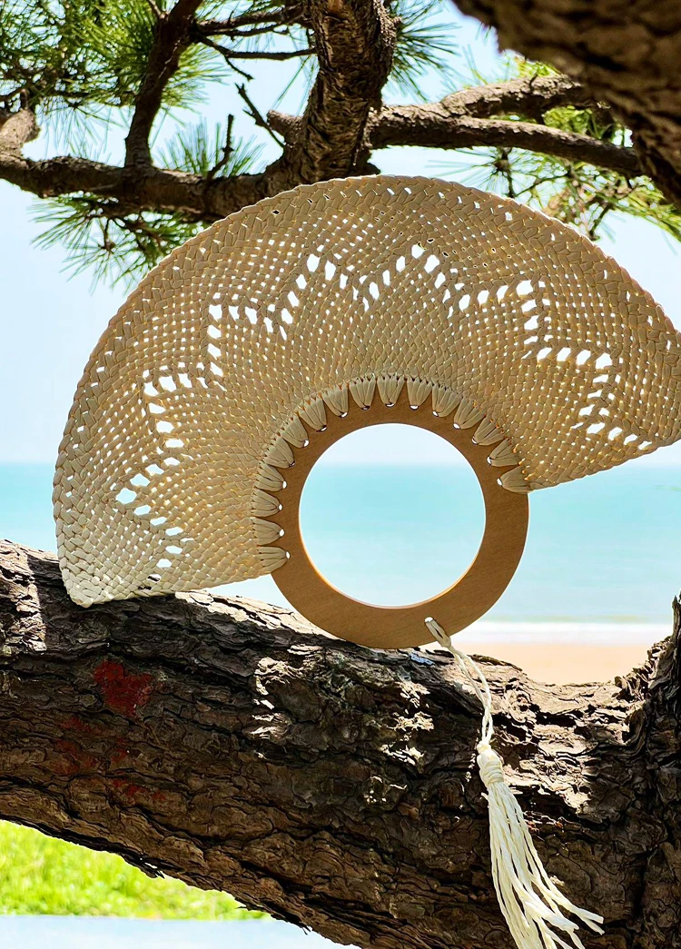 

Custom Wedding Fans – Hand-Woven Fans Designed Specifically for Bridal Parties, Beach Weddings and Wedding Favours