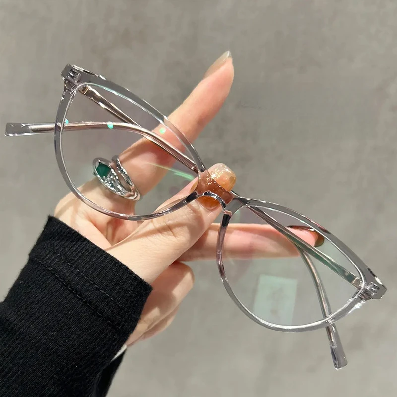 Small frame cat-eye sunglasses for European and American women, suitable for protecting against blue light