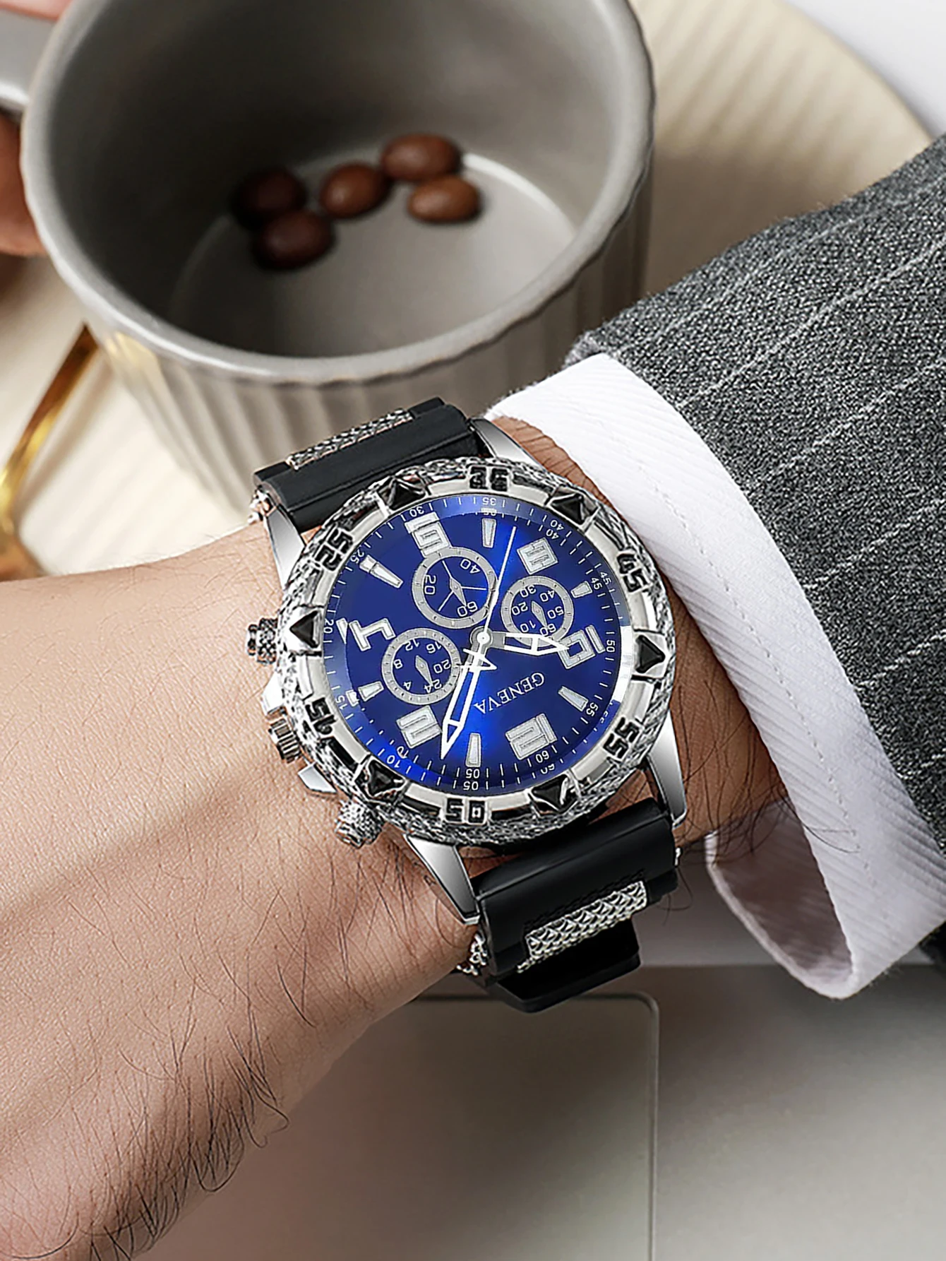 Men's Quartz Watch with Cuban Bracelet Silicone Strap for Daily Festive Wear No Box Included