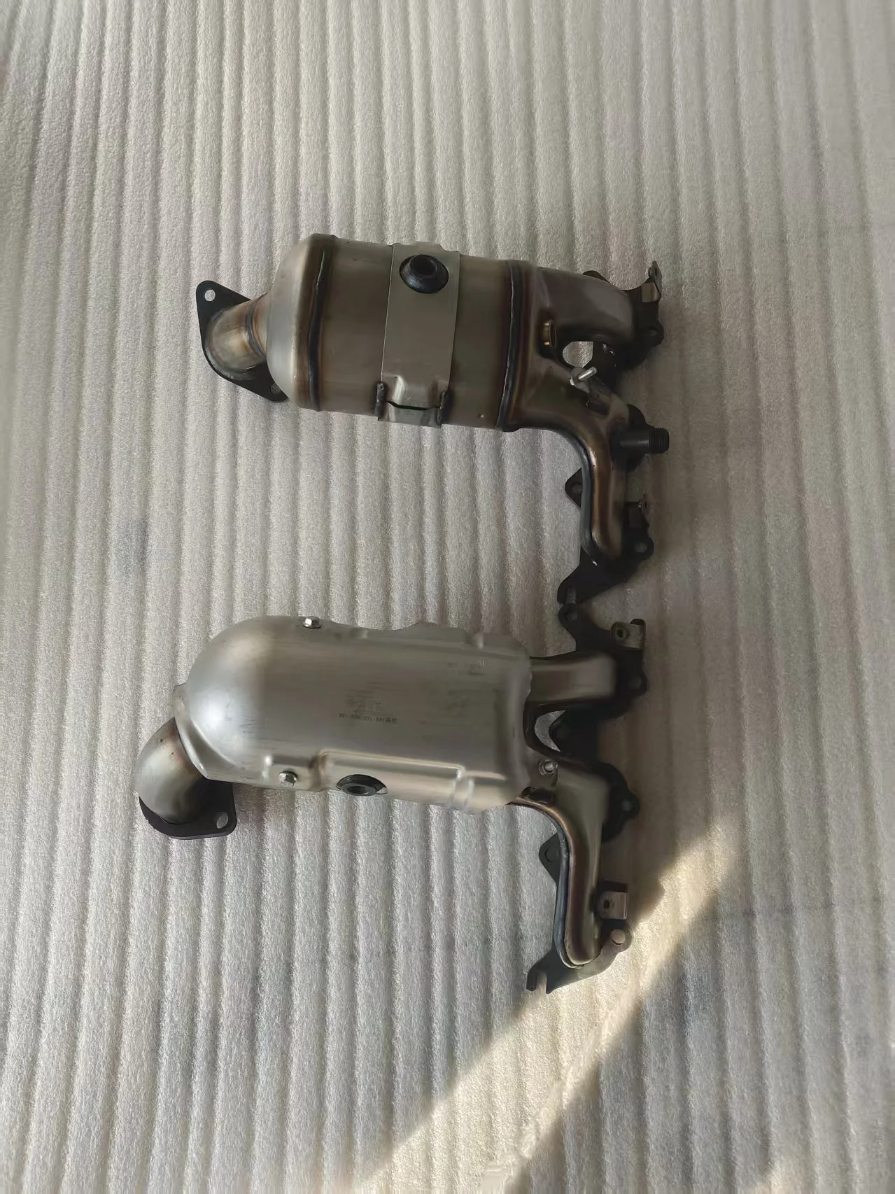 Bulk Purchase Euro4 Euro5 Exhaust Catalytic Converter for Dodge 2009 Journey Motor 3.5L Car Catalytic Converter
