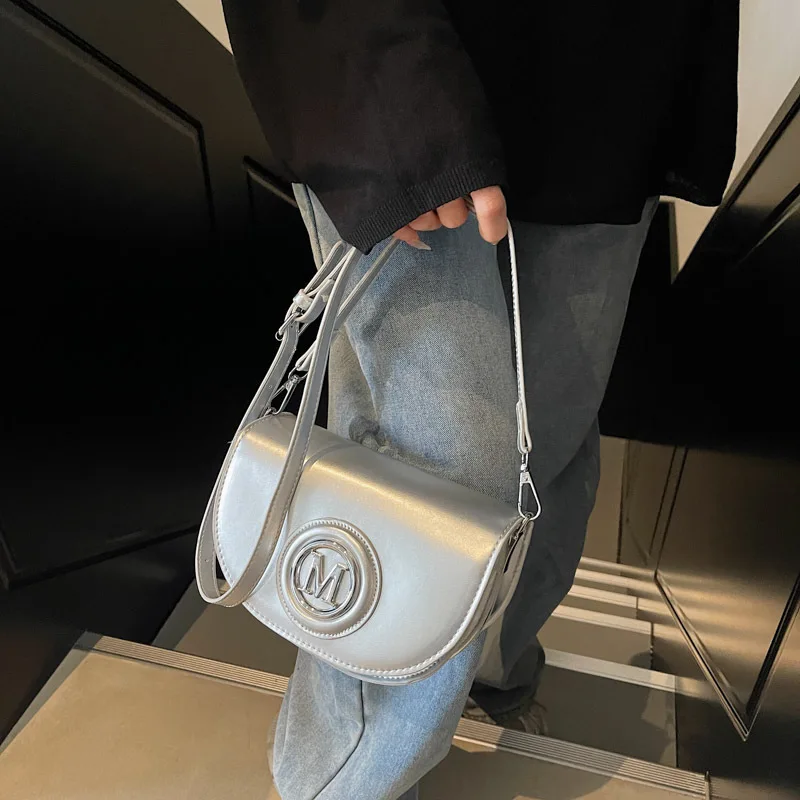 

Winter Hot-selling Commuter Texture Retro Designer Women's Bag New Simple Casual Shoulder Bag Letter Niche Oblique Span Bag