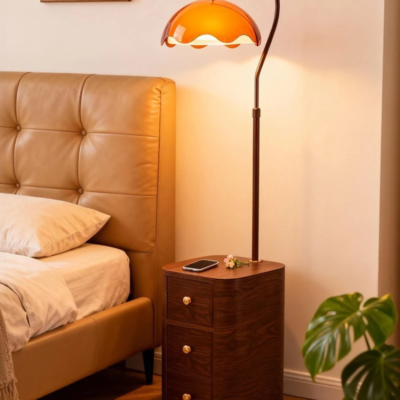 

Medieval bedroom bedside table floor lamp next to living room sofa high-end shelf French atmosphere table lamp integrated