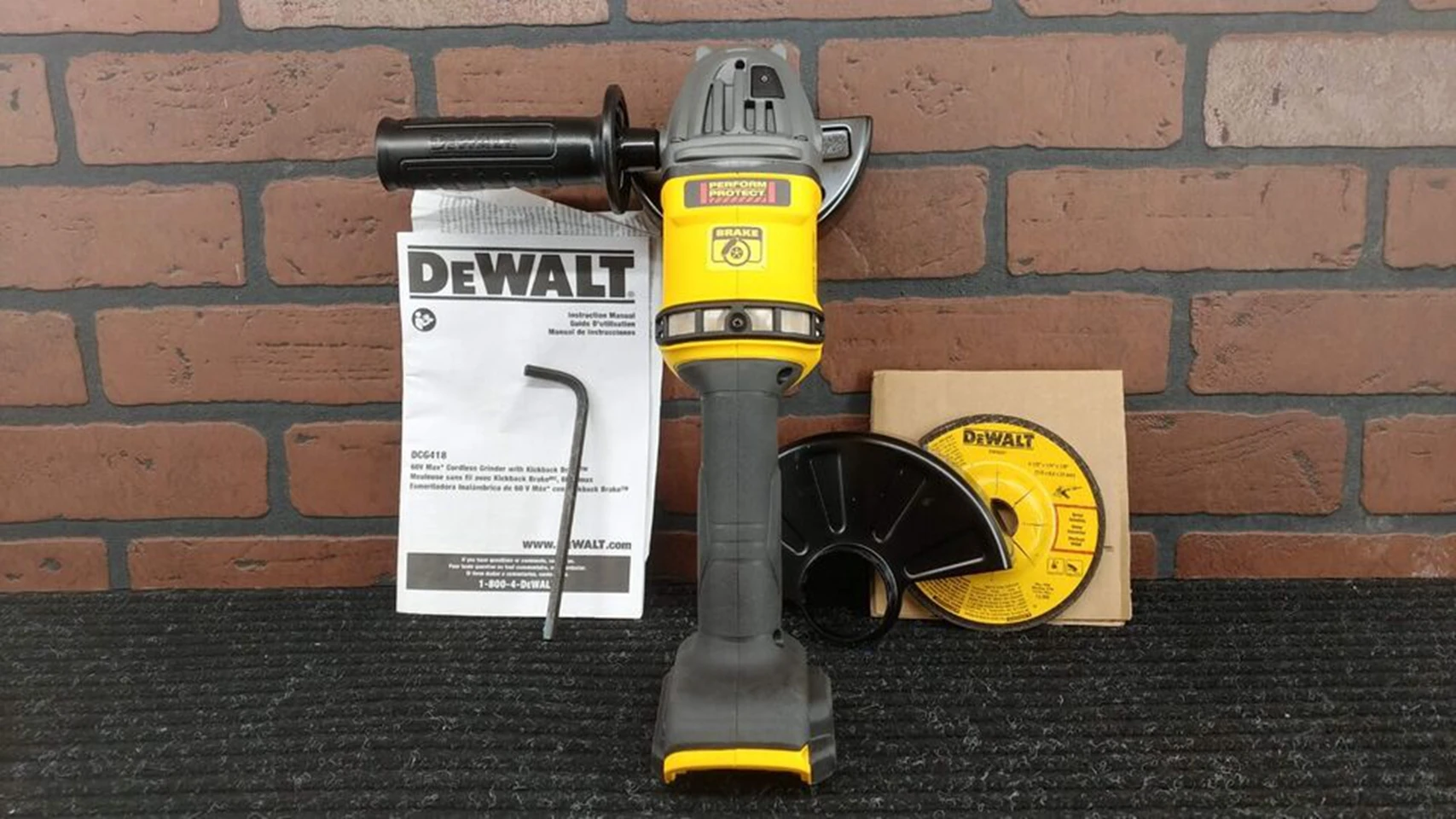 Dewalt DCG418 60V Flexvolt 4 1/2\