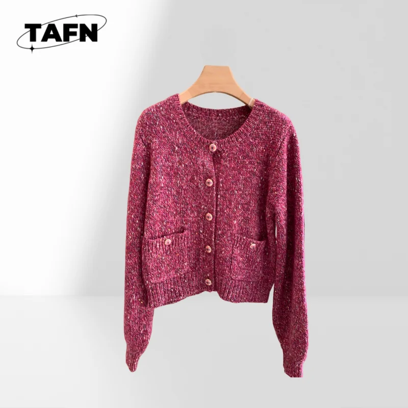 

25 Vintage Cashmere Cardigan – High-Quality Knitwear for Casual Elegance Luxurious Warmth for Casual Settings AI1505