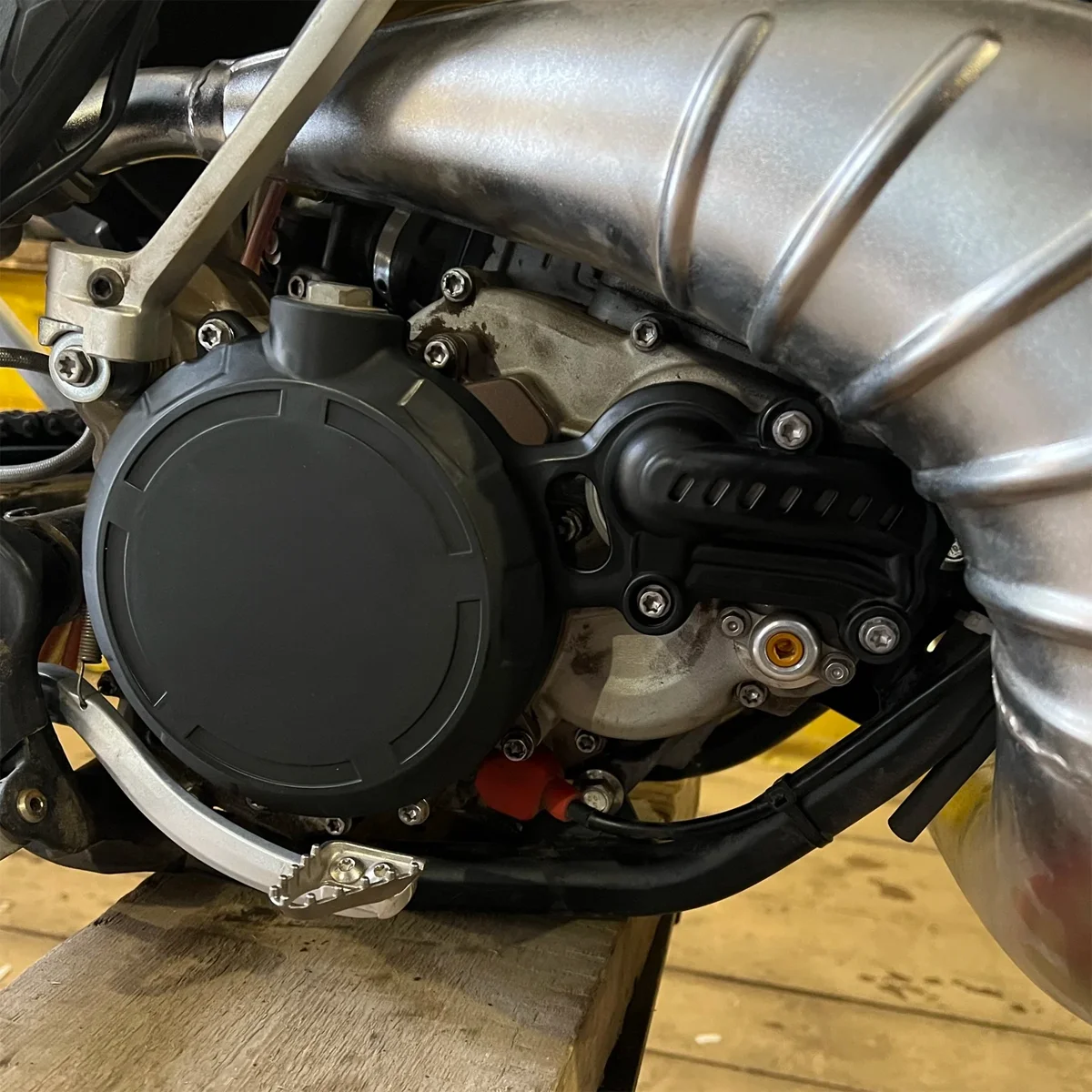 Motorcycle Clutch Guard Water Pump Cover Engine Ignition protection cover For HENGJIAN HJMOTO HJZ300 Z300 Dirt Bike Refit Parts