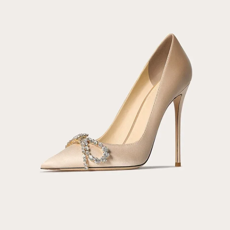 أحذية نسائية جديدة رائجة البيع بلون واحد لعام 2025 بمقدمة مدببة وكعب ستيليتو وأحذية سهلة الارتداء مع زخرفة فيونكة من حجر الراين #6