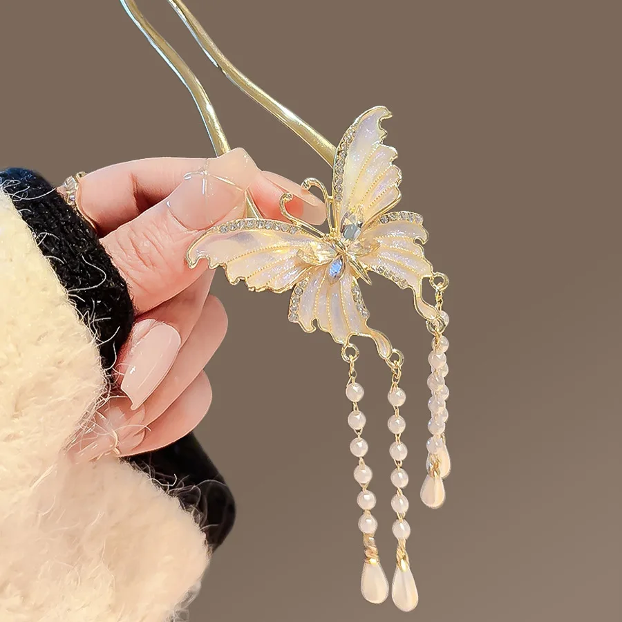 Damska spinka do włosów w kształcie litery U z perłowym frędzlem w kształcie motyla. Prezent urodzinowy. Akcesoria do włosów