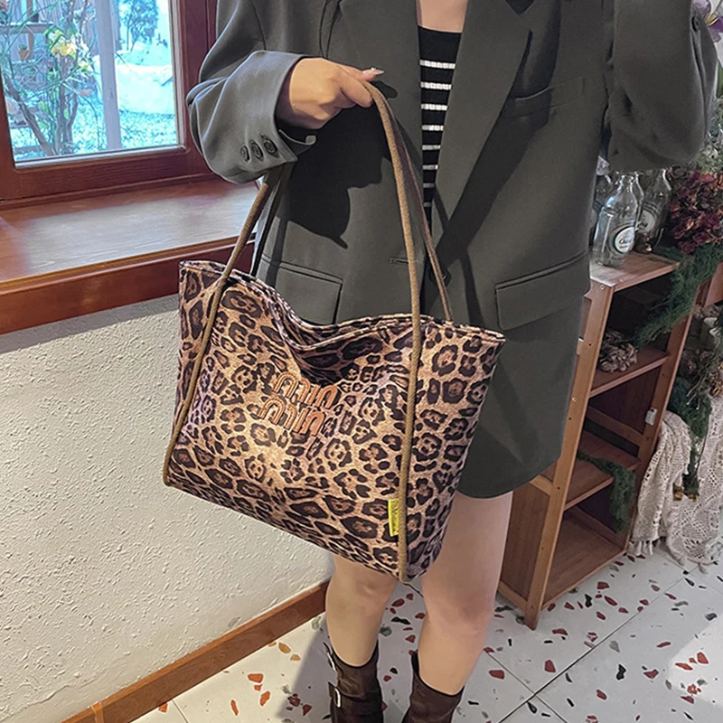 Leopardo impressão grande sacola feminina outono designer casual ombro saco de compras senhoras commuter axilas grande capacidade