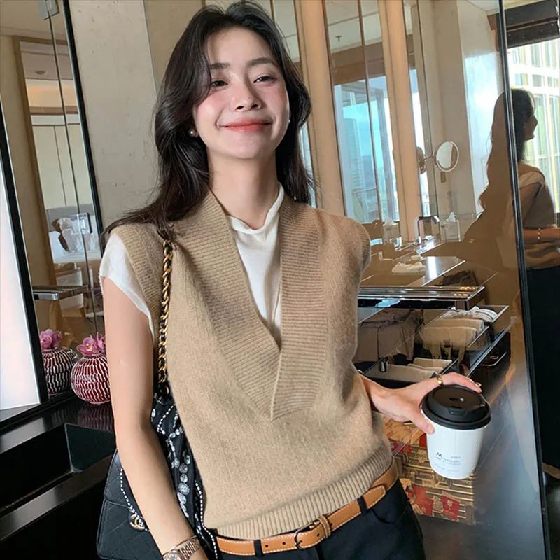 

Простой ретро-темпераментный жилет с v-образным вырезом, женский жилет ранней осени, короткий дизайн, пригородный топ 20,