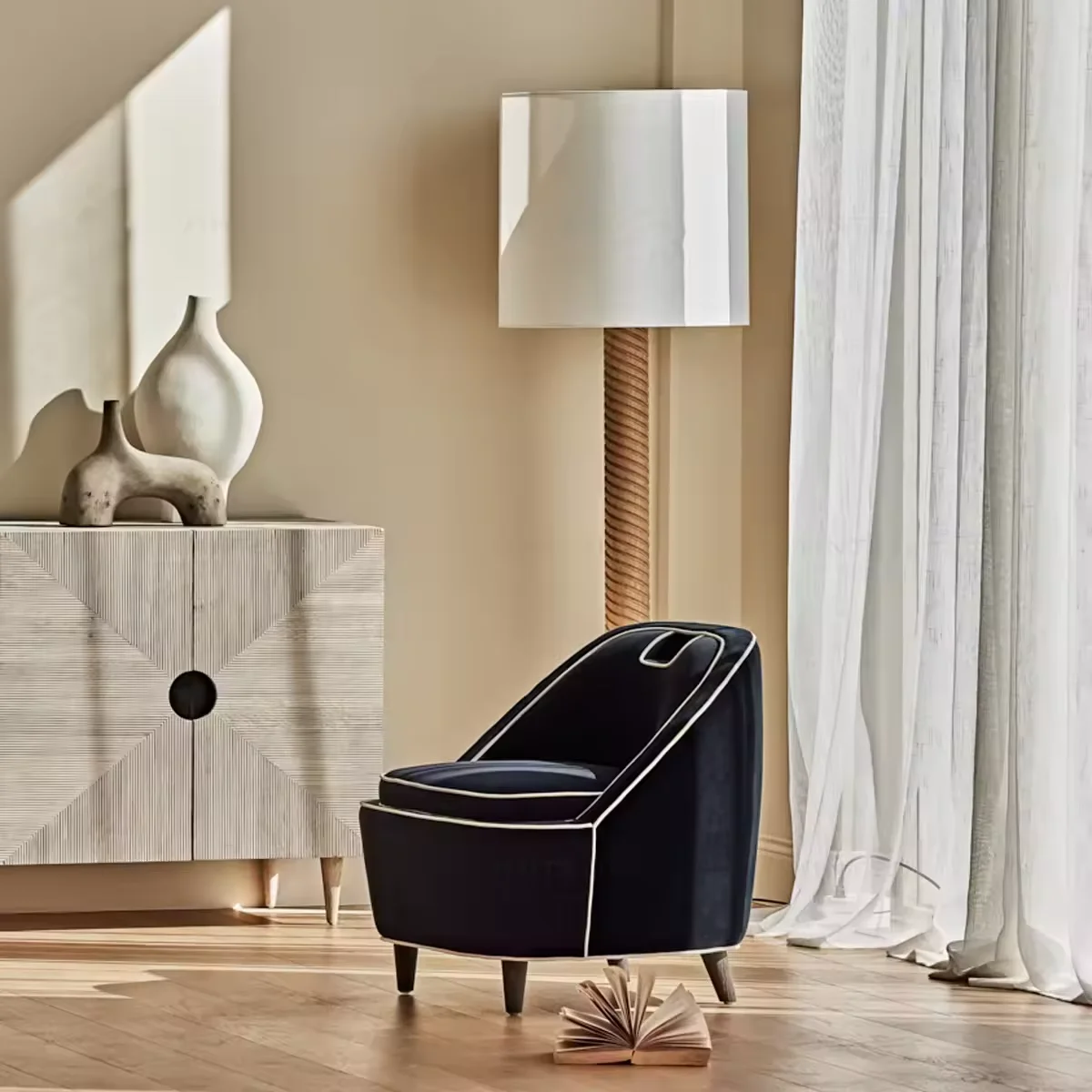 

！@Modern Japandi Single Sofa Chair Home Living Room Comfortable Sofa Black Fabric Leisure Chair