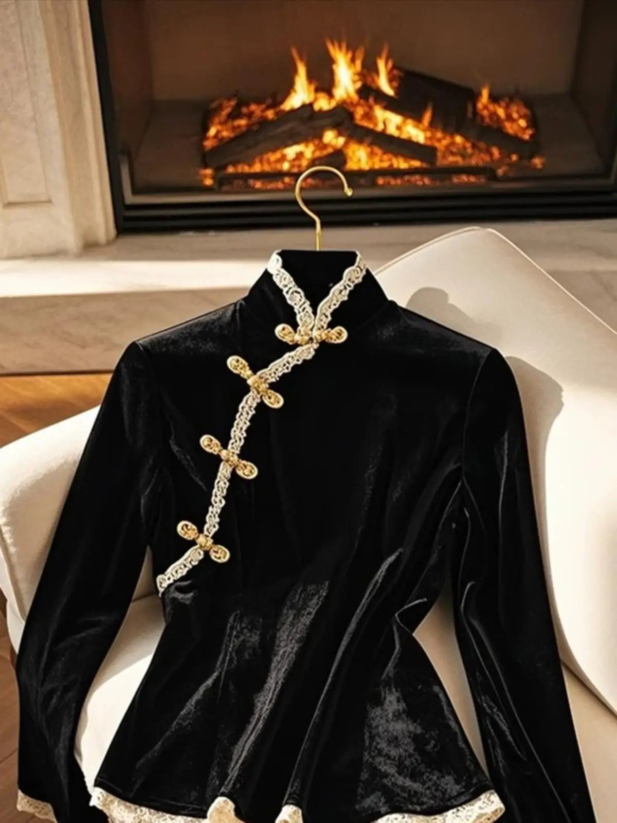 

New Chinese Style Long Sleeve Velvet Shirt Vintage Button Lace Splicing Collar Pin Winter Fashion Accessories Pure Color