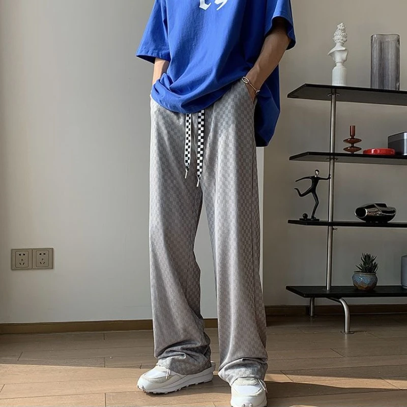 Тонкие летние клетчатые свободные повседневные прямые брюки из ледяного шелка, мужские мешковатые брюки, распродажа, классические новые уличные винтажные брюки для мужчин