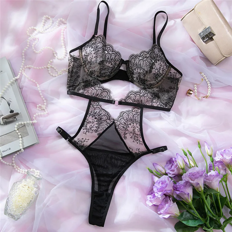 

Сексуальное женское белье с вырезами, боди, цельный бюстгальтер, трусы, черное кружевное нижнее белье, прозрачный экзотический комплект с вышивкой и цветком