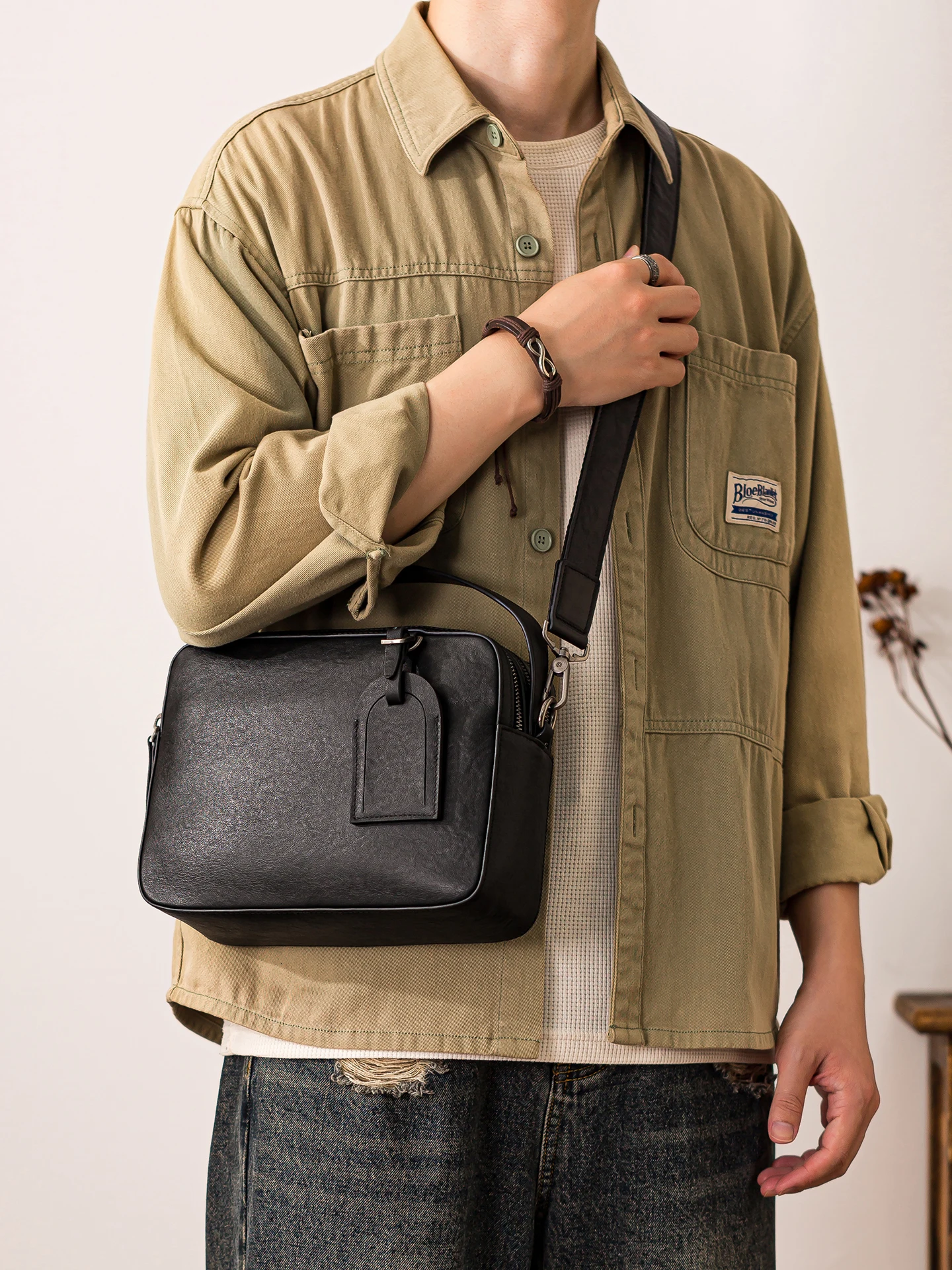 

casual commuting handmade genuine leather men's black shoulder bag outdoor simple luxury natural cow leather messenger bag