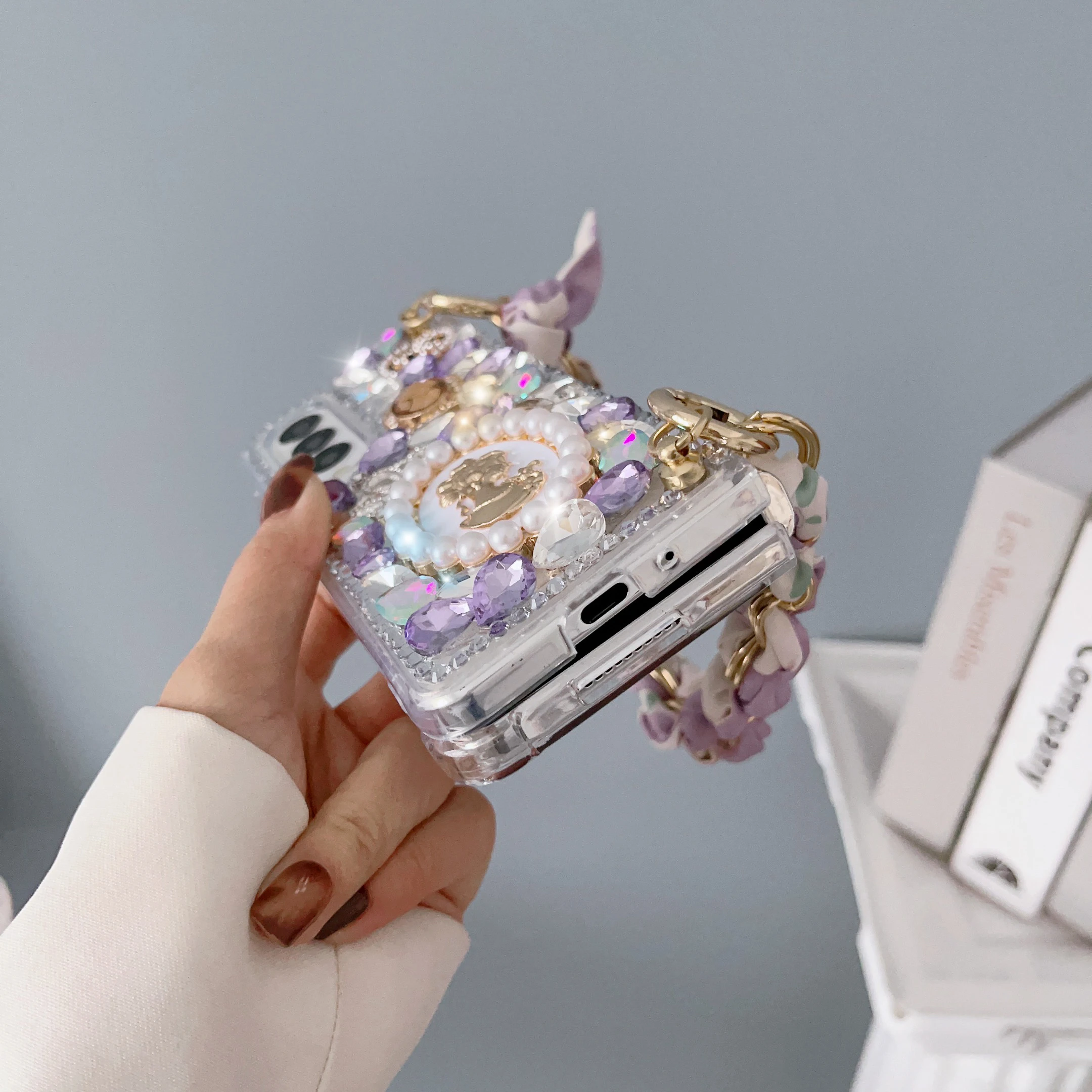 Pearl Relief Goddess Portrait Phone Case For Samsung Galaxy Z Fold 7 6 5 4 Rhinestone Crystal PC Cover With Chain Of Silk Scarve
