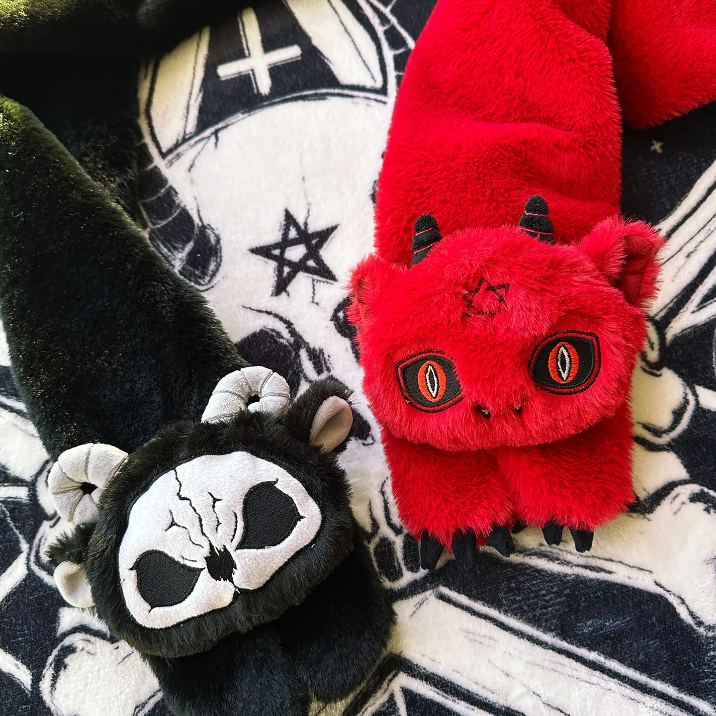 Winter Dark Gothic Subculture Y2k Cartoon Winter Plush Reaper Red Devil Warm Scarf Neck Hand Set