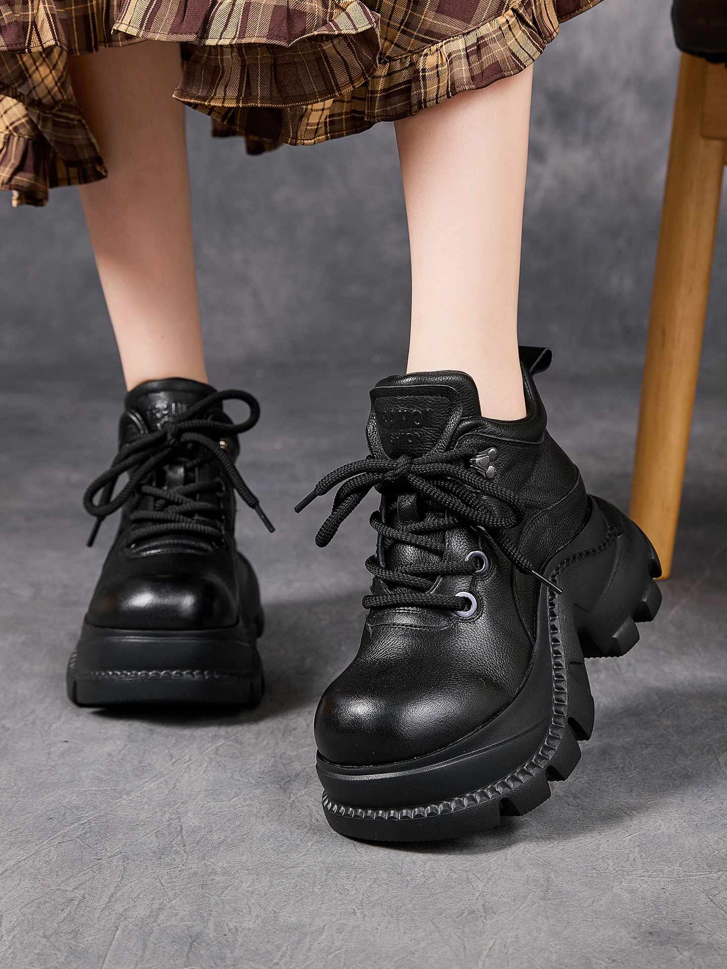 

Birkuir Retro Wedges Ankle Boots Round Toe Women Lace Up Shoes 7cm Genuine Leather Thick Heel Platform Winter Casual Punk Boots