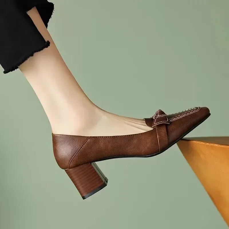 

Новые женские весенние модные трендовые туфли с простым бантом и квадратным носком, удобная женская обувь для отдыха на открытом воздухе на высоком каблуке
