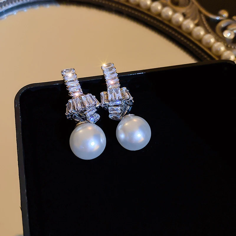 New Zircon Flower Pearl Minimalist Trendy Versatile Elegant Light Luxury High-End Earring Wholesale Party Pearl Party Gift Women