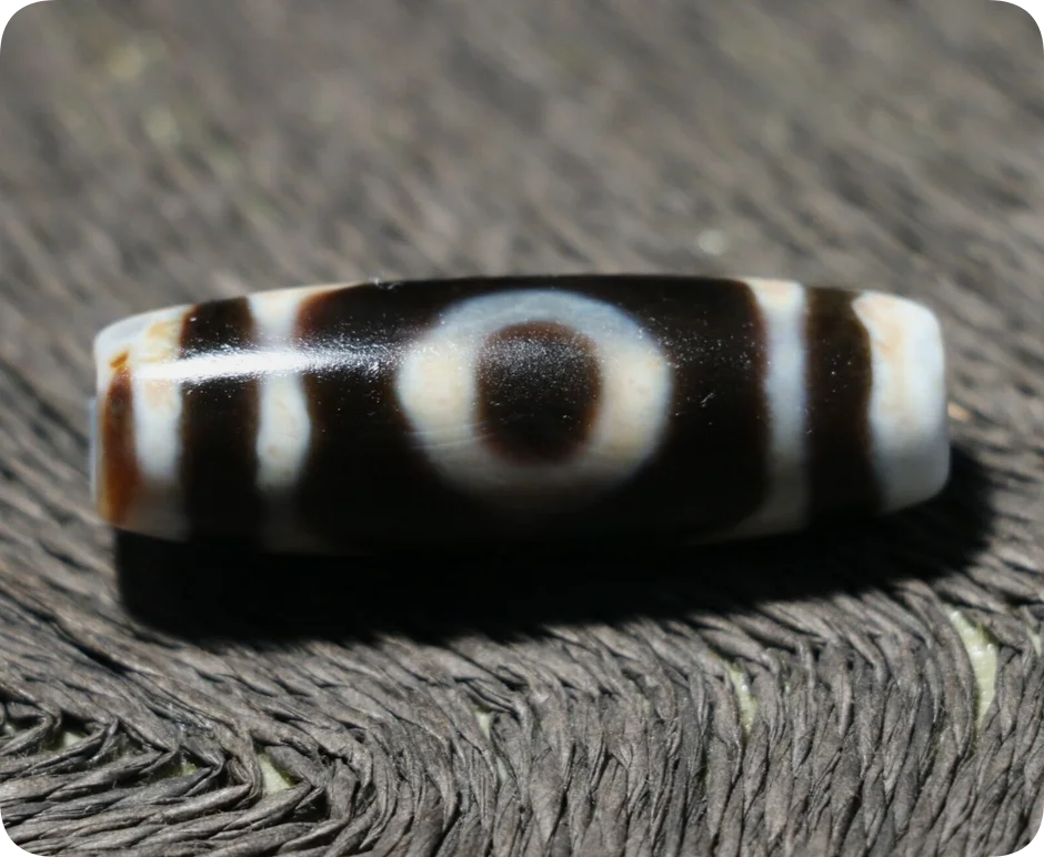 Energy Tibetan Old Agate Unique 2 Eyed 4 Line Elements Symbol Totem dZi Bead