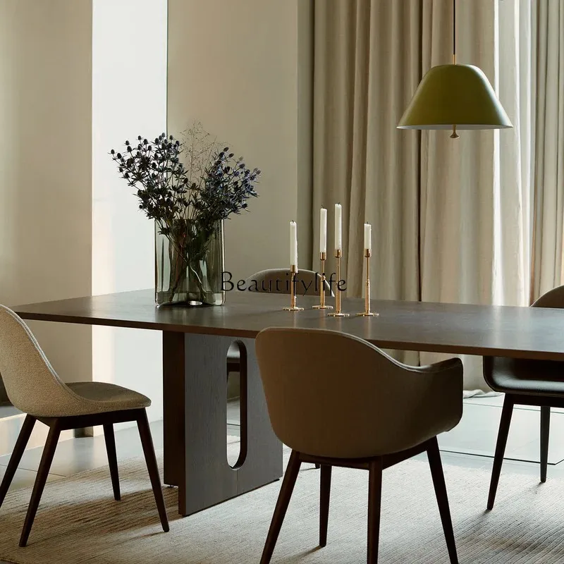 Włoski minimalistyczny stół do jadalni z litego drewna Nowoczesne nordyckie prostokątne biuro wabi-sabi średniowieczne Biurko konferencyjne