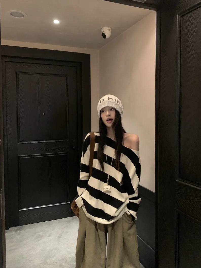 

Laid-back Retro Striped Asymmetrical Shoulder Knitted Sweater Women's Loose Base Layer Shoulder Bared Casual Top Spring
