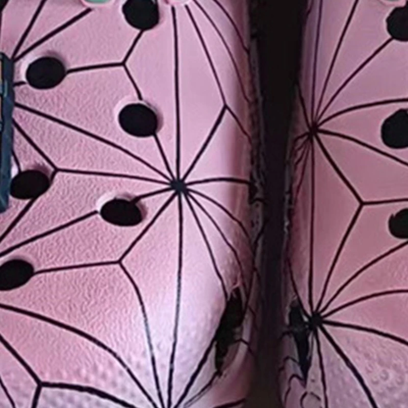 Pink Plaid Strap Hole Clogs, Japanesestyle Cartoon Ornament Charms, Comfort Waterproof Nonslip Summer Beach Slippersrs