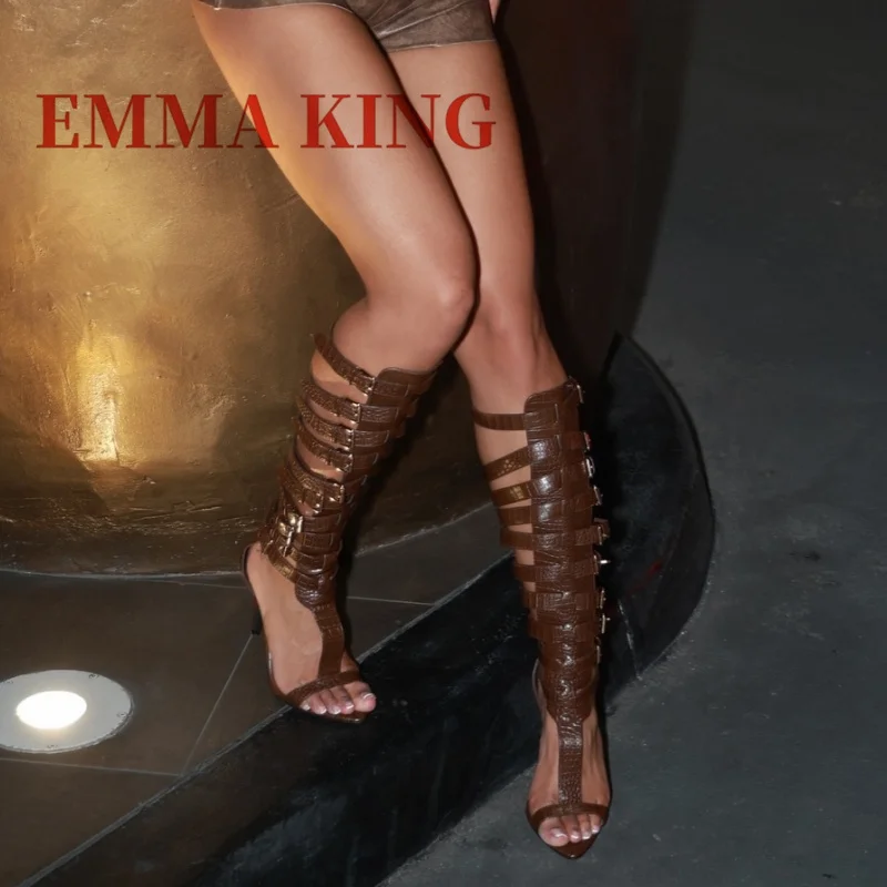 المفتوحة تو كعب ستيليتو صنادل طراز جلاديتور مثير المفتوحة تو الركبة عالية الصنادل موضة ملهى ليلي الصيف مشبك معدني أحزمة الأحذية