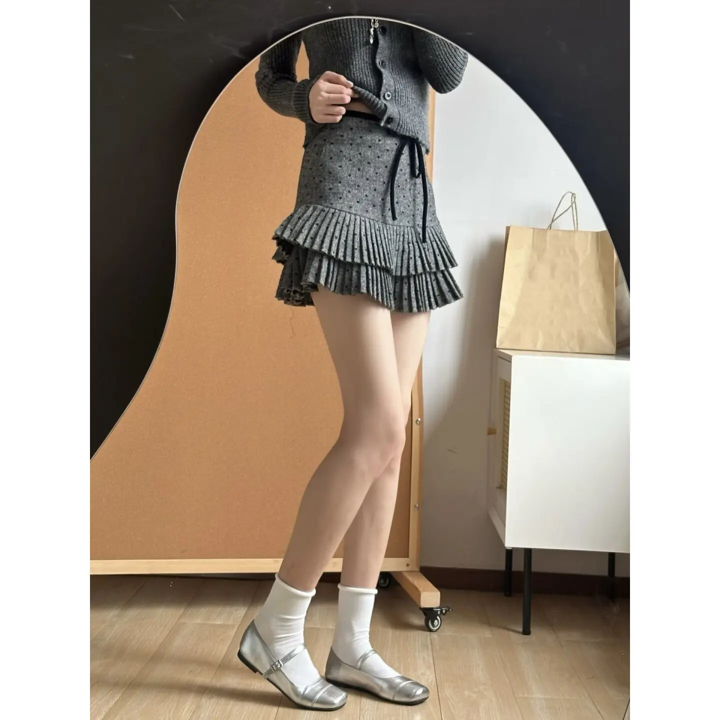 2026 Embroidered Small Flower High Waist A Word Woolen Cake Short Skirt Women's Commuting Fashion Temperament Woolen Skirt