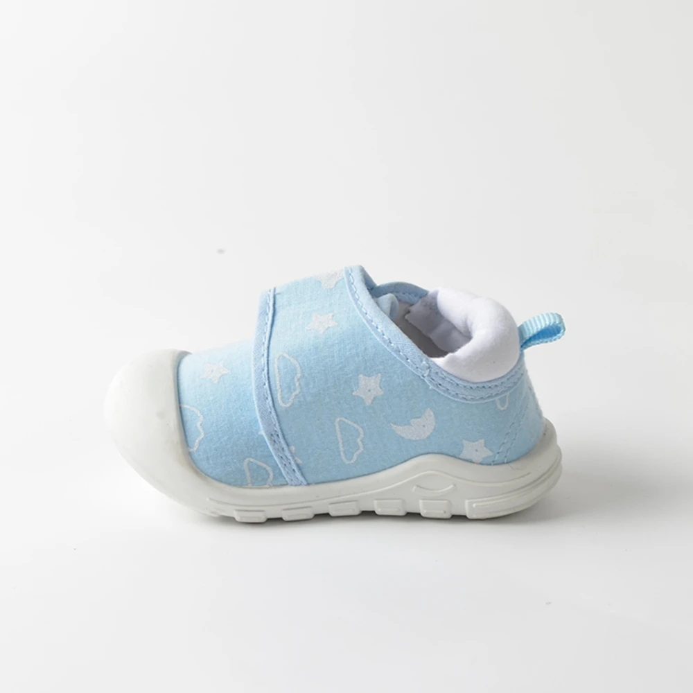 COSYSUSY Zapatos azules con estampado bonito para niños pequeños, zapatos cálidos de otoño e invierno para bebés, zapatos antideslizantes de suela blanda para bebés