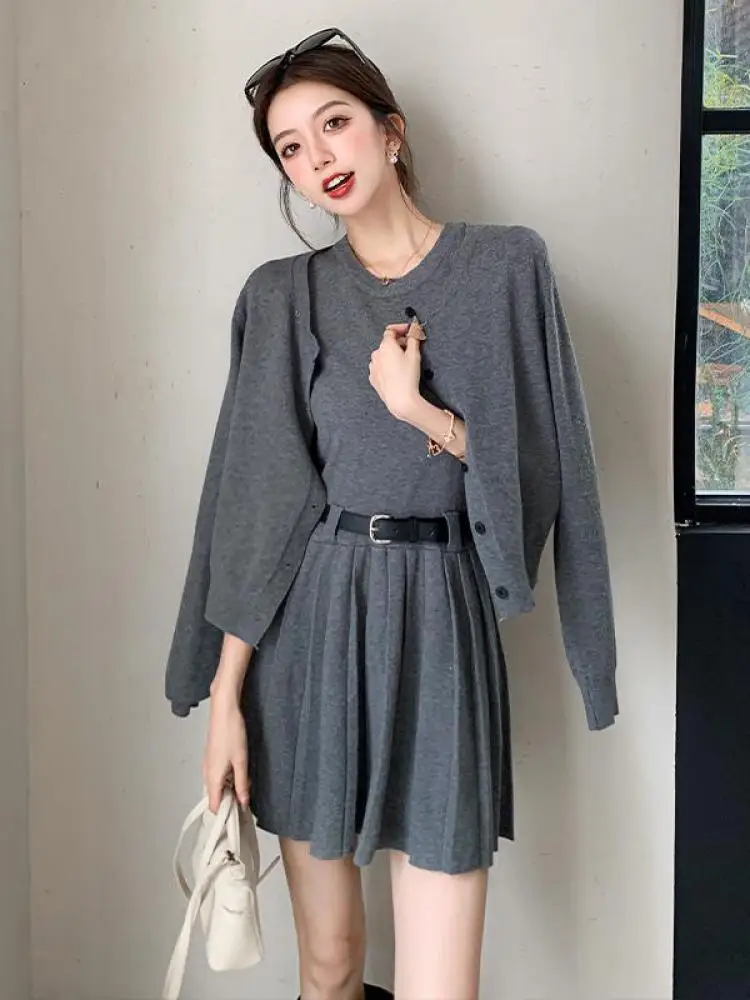 Stile coreano nuovo cardigan lavorato a maglia monopetto nero grigio top in maglia + mini gilet abito corto autunno inverno donna set a due pezzi