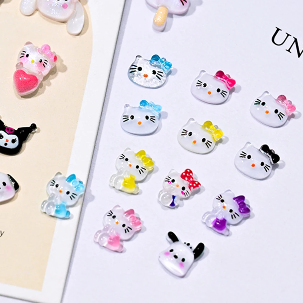 100 pz Sanrio Accessori Per Unghie Kawaii Blu/rosa/giallo Hello Kitty Resina Unghie Artistiche Pendenti E Ciondoli Manicure FAI DA TE Decorazione Del Telefono Mobile