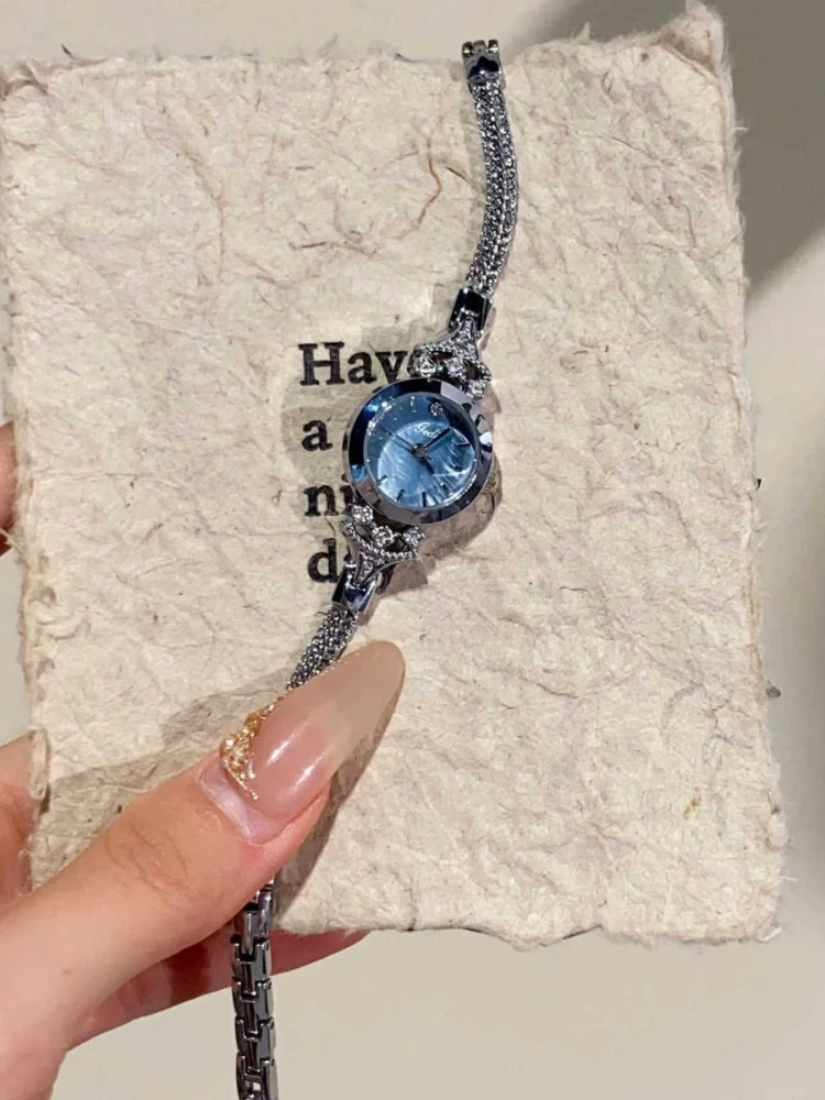 ساعة سوار ساعة نسائية صغيرة رائعة ذات قيمة عالية وخفيفة الوزن وساعات نسائية فاخرة في مكان العمل