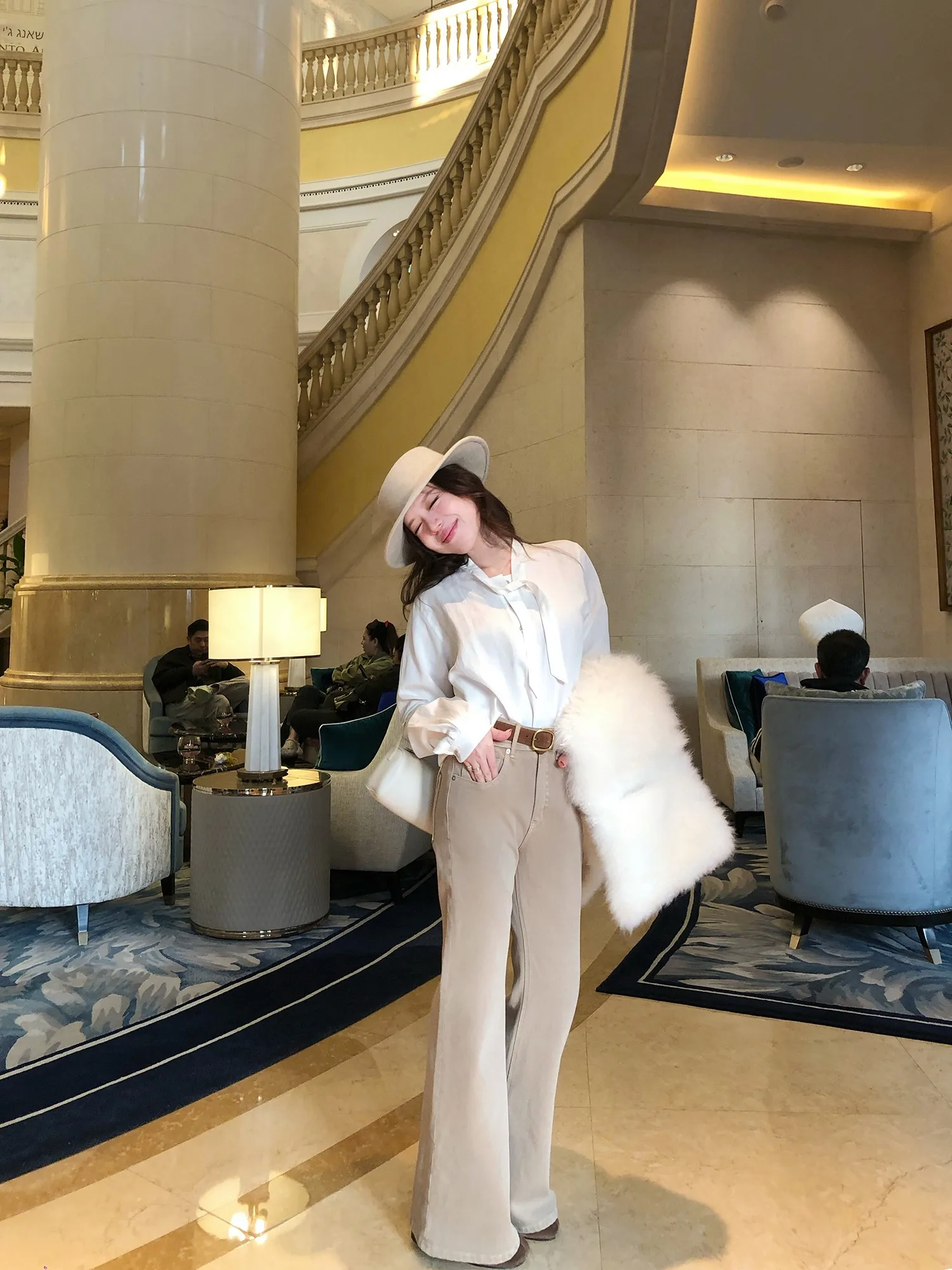 

Женские джинсы-клеш с высокой талией из хлопка, прямого кроя, с четырехсторонней эластичной вставкой, повседневные брюки от H Studio