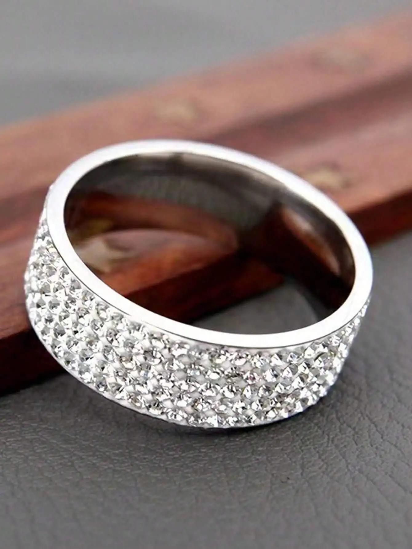 

8mm Wide 5 Rows Rhinestone Inlaid Titanium Steel Ring for Women