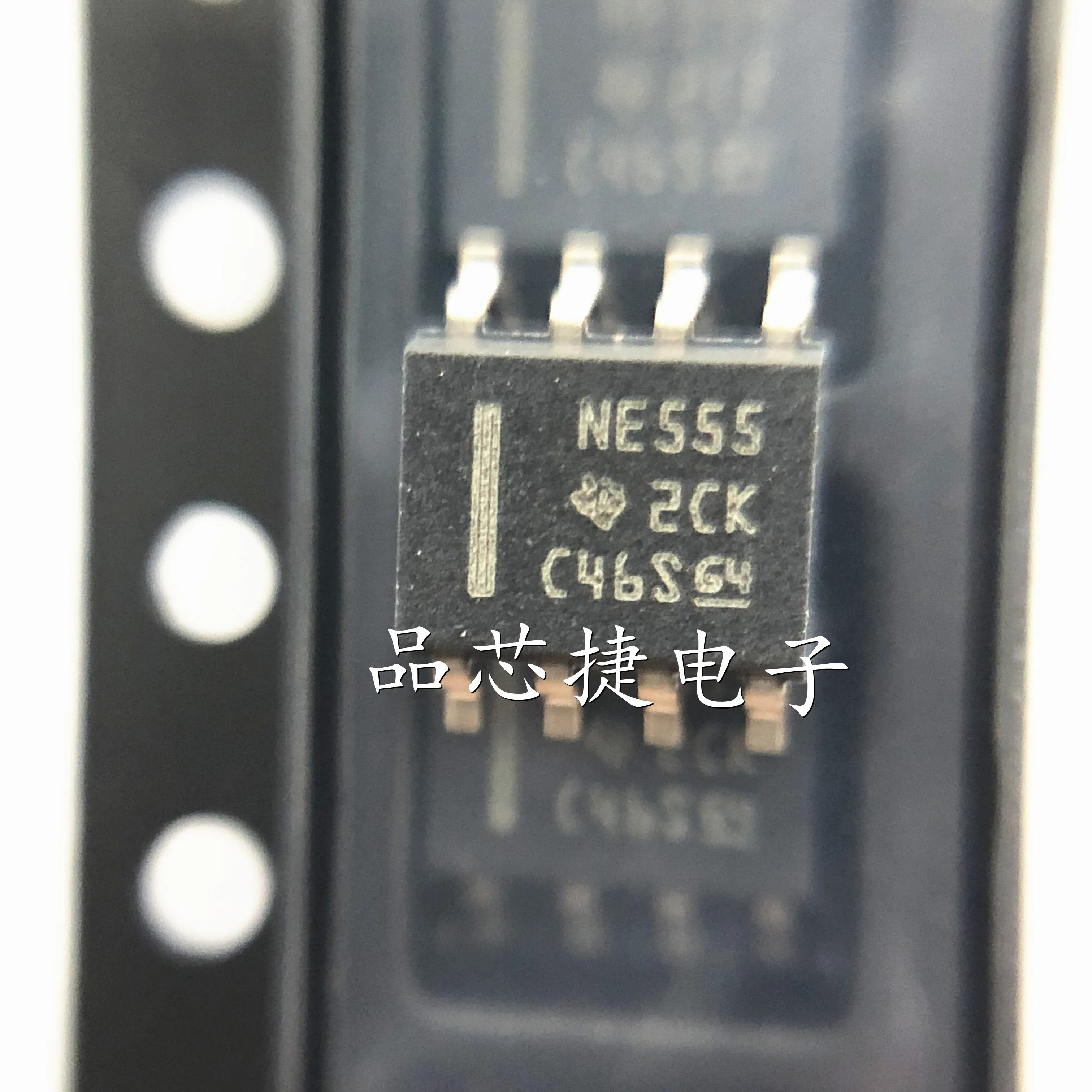 NE555ทำเครื่องหมาย NE555DR 20ชิ้น/ล็อต SOIC-8วงจรจับเวลาที่แม่นยำสามารถสร้างความล่าช้าหรือการสั่นของเวลาที่แม่นยำ