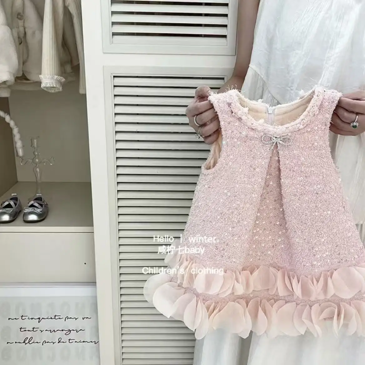 

Kids Girls' Velvet Dress Autumn And Winter New Fashionable High end Children's Baby Sparkling Princess Dress 1-6Years